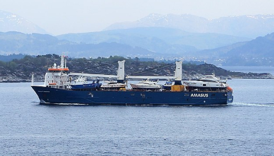 Image:The Eemslift Hendrika had to be evacuated after developing a 45-degree list during a force nine storm. Credit: Wikimedia Commons.