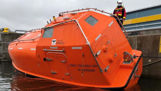 Image:Tests after the incident established that even very small movements from two people onboard affected the size of the list. Image: SHK