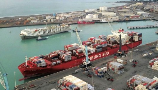 Image:Rio De La Plata alongside at Prime Port, Timaru. Image: John Bisset/TAIC