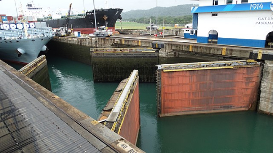 Image:The Gatun Locks have now resumed operations. Credit: Wikimedia Commons