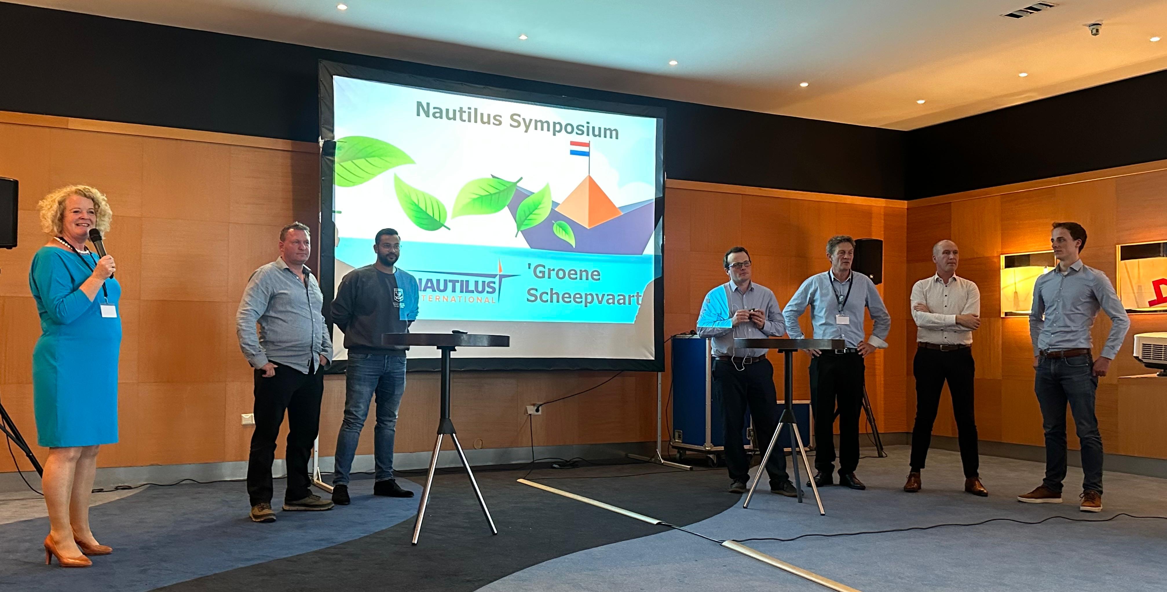 Image:Sprekers tijdens het Symposium met onder andere ; Arjan Schäffer, Raoel Mehra, Arthur Groeneweg en Koen Houtkoop.  Foto: Nautilus