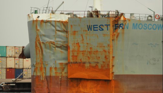 Image:The damaged bulk carrier Western Moscow following the collision in the Singapore Straits in 2019  Alf van Beem/WikiCommons