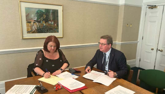 Image:Nautilus general secretary Mark Dickinson  and  Labour MP Paula Barker at the seminar. Image: Nautilus International