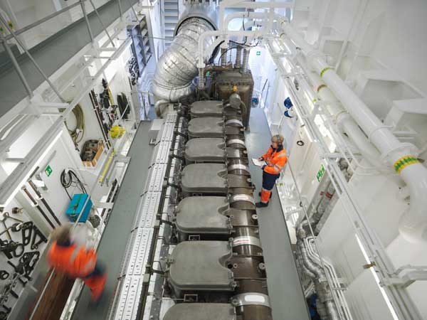 ships_engineers_Getty_Images_104822293_web_insert.jpg