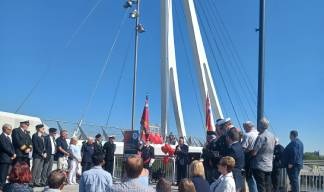 Image:The Merchant Navy memorial plaque unveiling ceremony.
