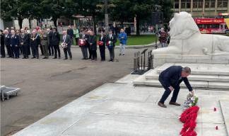 Image:Wreathlaying at the Glasgow Cenotaph