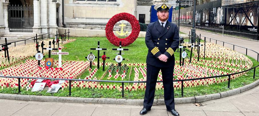 Image:Nautilus Council member Thomas Cardy pays his respects at Westminster Abbey. Image: Nautilus International