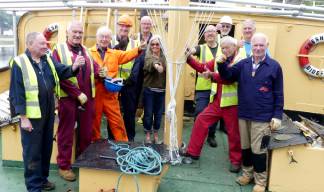 Image:Volunteers with the SS Freshspring. Image: Graham Hobbs