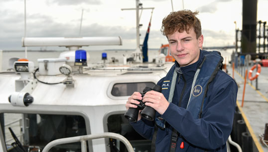 Image:It is hoped the Kickstart recruits on the Thames might go on to join the PLA's own apprenticeship scheme that it runs with the Marine Society and training organisation SeaRegs.