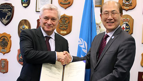 Image:The GloLitter Partnerships Project agreement was signed by IMO Secretary-General Kitack Lim (right) and Norway's Ambassador to the United Kingdom Wegger Christian Strømmen on Thursday 5 December, 2019. Image: IMO