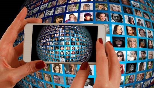 Image:D&I toolkit: shipping companies need to be inclusive and non-discriminatory, have good communication and inclusive language. Image: Pixabay