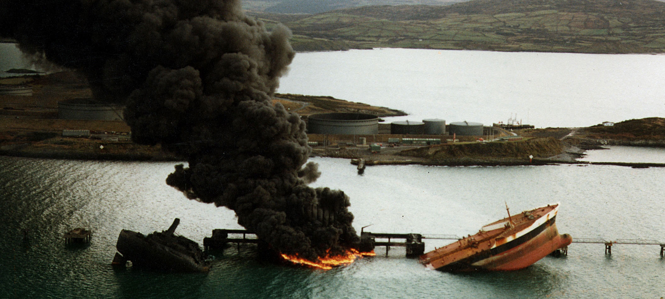 Image:The French tanker Betelegeuse following the explosions and fire in Bantry Bay in January 1979  Image: Ian Vickery/Michael Kingston

