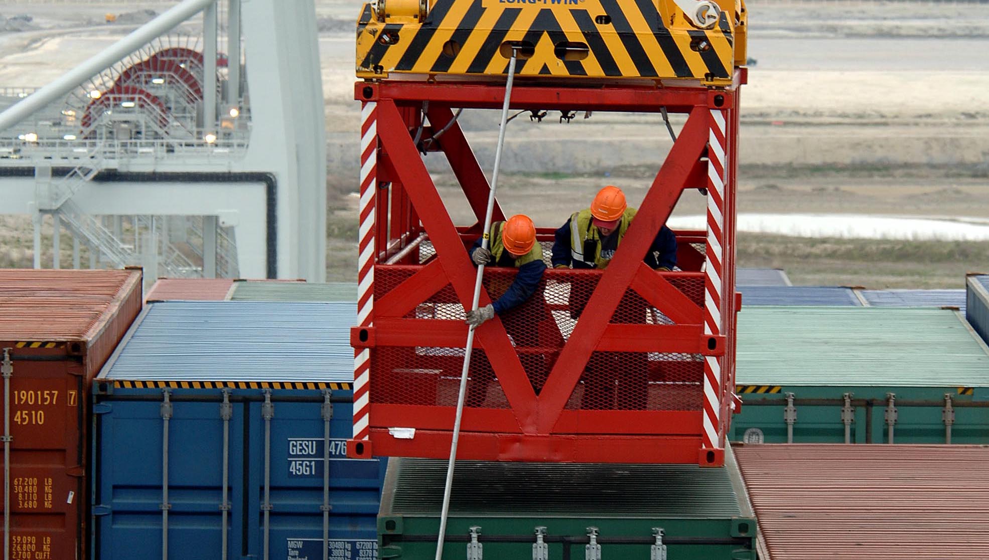 Image:The 'dockers clause' requires trained dock workers to carry out all cargo-handling services in a port.