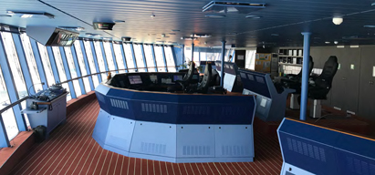 Image:Bridge layout on a modern cruiseship.