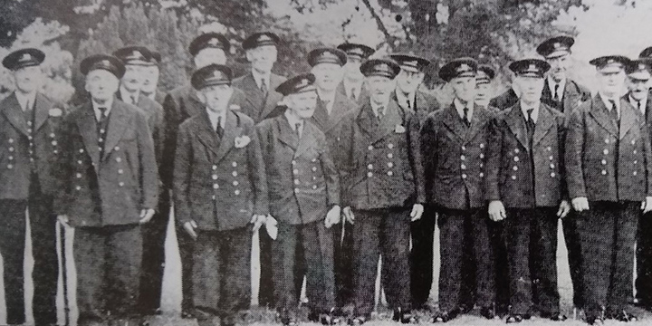 Image:Mariners' Park residents as they would have appeared in the Second World War, wearing their special Park uniforms. Photo taken in 1950 on a visit to North Wales