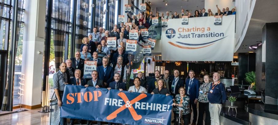 Image:Gruppenbild in der Lounge des Hilton Kongress Hotels. Foto: Brad Wakefield