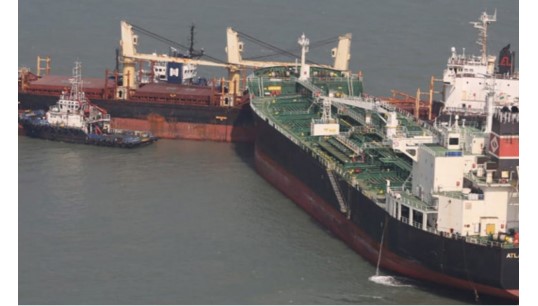 Image:Aviator and Atlantic Grace following the collision. Image: Marshall Islands Maritime Administrator