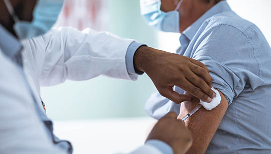 Image:Seafarers should be prioritised for testing and vaccine protection so that they could continue to do their jobs.