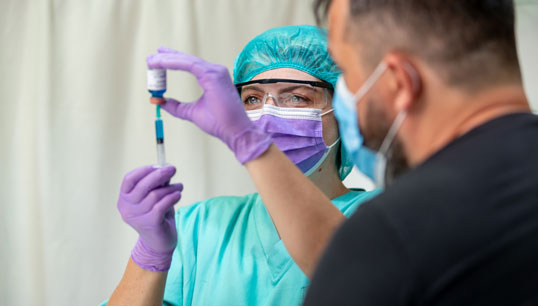 Image:Calls for seafarers and aircrew to be prioritised for Covid-19 vaccination. Image: Zoran Mircetic/Getty Images