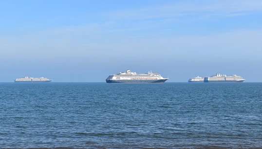 Image:Four cruiseships at anchor in Tor Bay in Devon, England during the covid-19 pandemic. Image: Wikimedia Commons