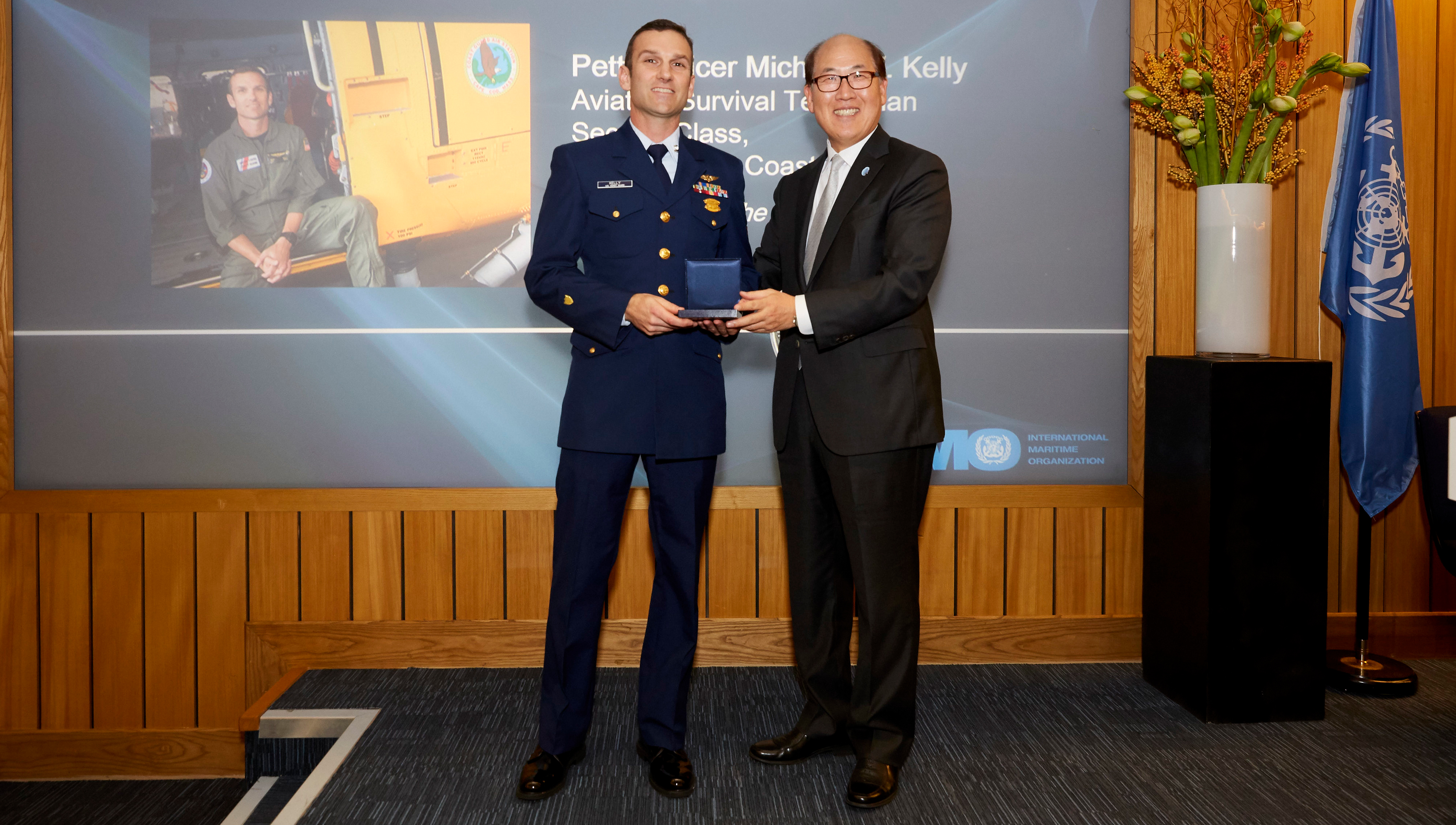 Image:Petty Officer Michael Kelly of the US Coast Guard receives the IMO award for Exceptional Bravery at Sea from the organization's secretary general Kitack Lim. Image: IMO