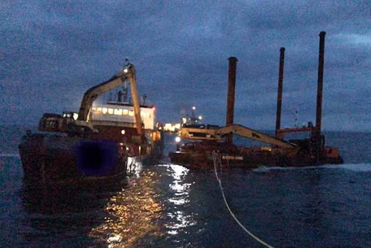 Image:The Shearwater was stabilised with the assistance of a lifeboat, workboat and emergency towing vessel. Image: MAIB