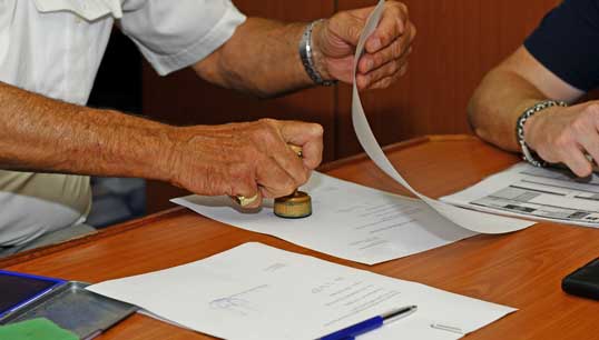Image:To find out if your ship is covered by an ITF-approved agreement, go to itf.seafarers.org and click the tab 'Look Up a Ship', or use the ITF Seafarer App. Image: Danny Cornelissen