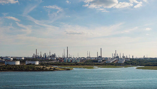 Image:Fawley refinery from Southampton Water. Image: Twitter, Andrew Brooks, photographer.