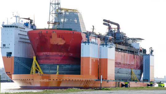 heavy_lifty_vessel_hlv_superstructure_ship_semi_subersible_Getty_Images_479854980web_news.jpg