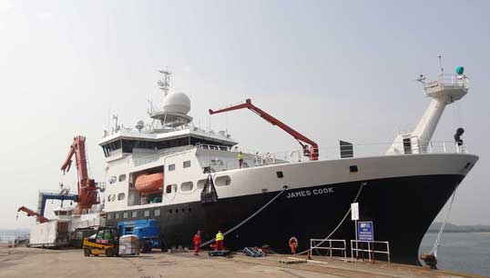 Image:NOC vessel RSS James Cook.