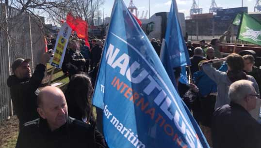 Image:Nautilus flags flying at the Liverpool protest, one of many held throughout the UK during a week of campaigning against P&O Ferries and its 800 crew layoffs. Image: Nautilus International