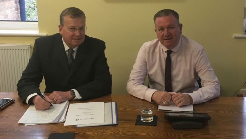 Image:Liaison officer Rick Milnes (left) with Nautilus national ferry organiser Micky Smyth