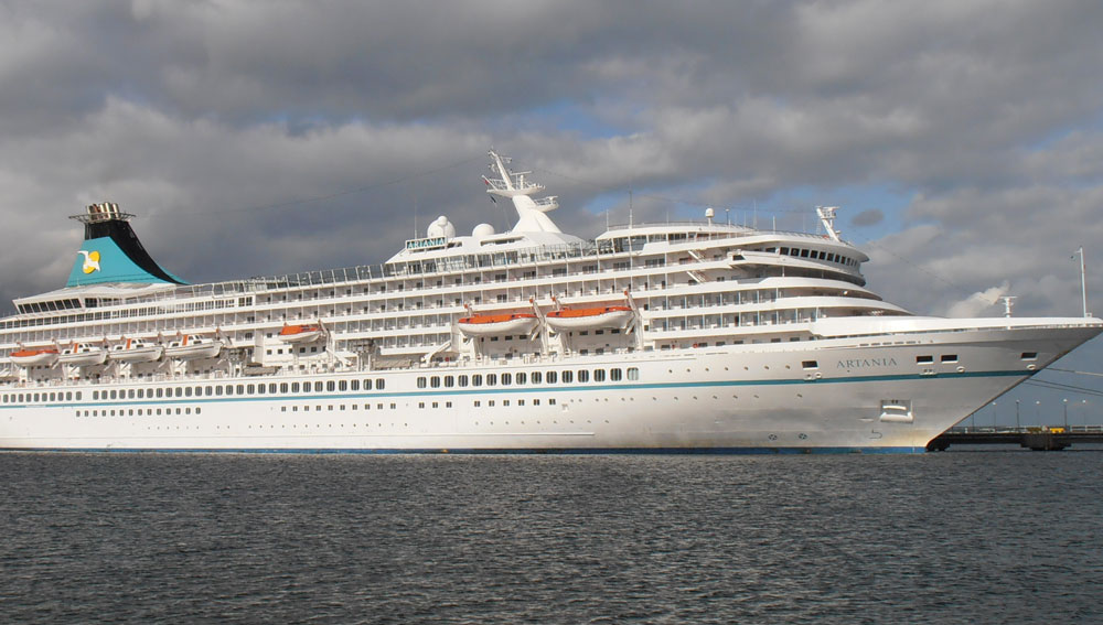 Image:Cruisehip Artania. Image: Wikimedia Commons