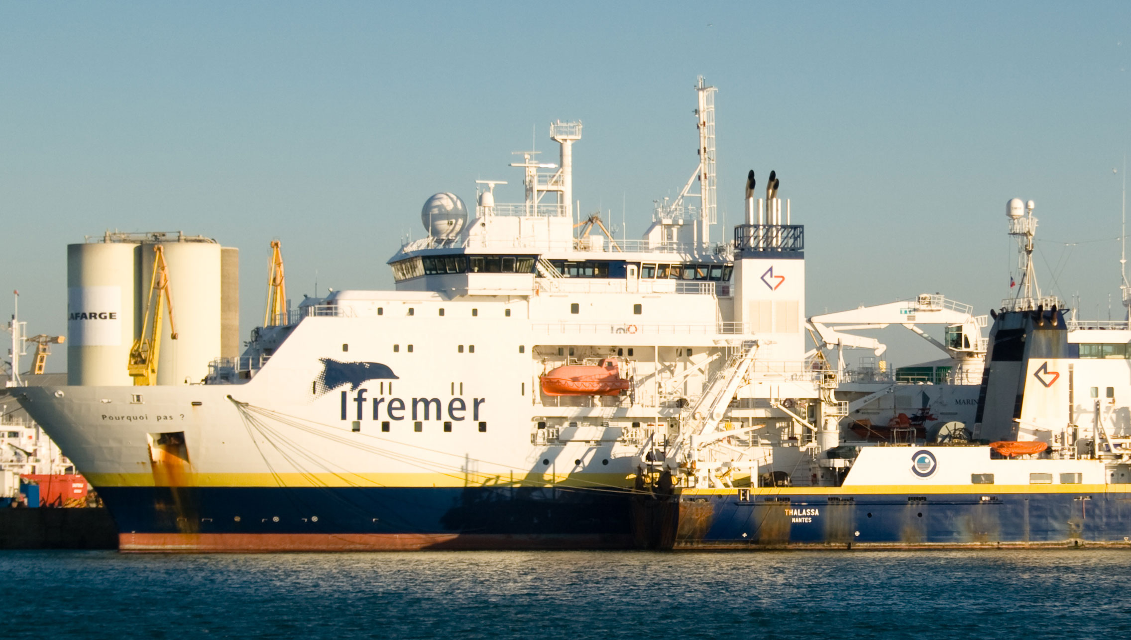 Image:The IFREMER vessels Pourquoi Pas (left) and Thalassa. Image: Wkimedia Commons - 
Ludovic Péron 