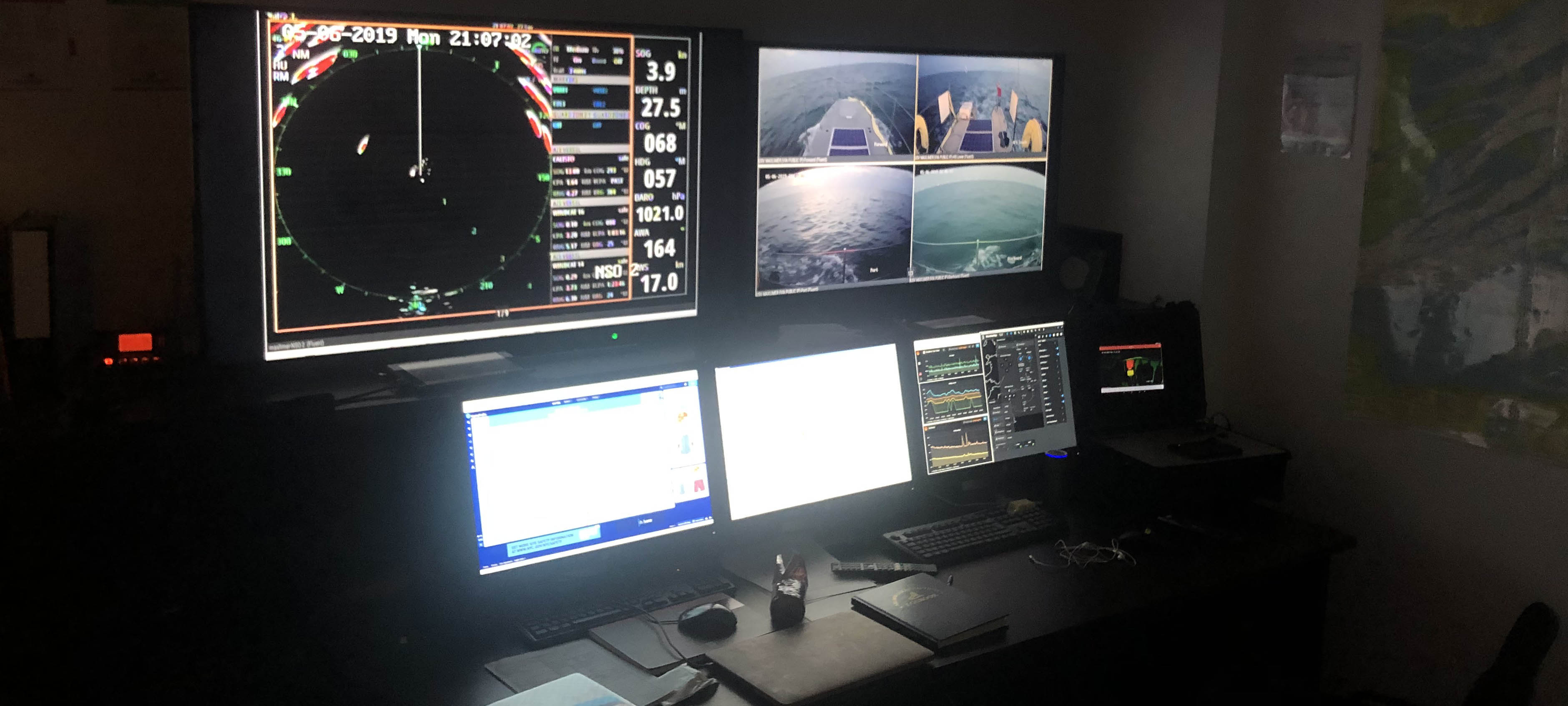 Image:Control centre for the Sea-Kit USV Maxlimer.