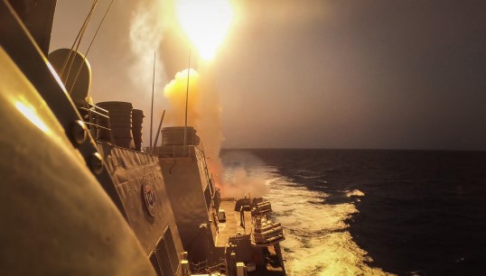 Image:The destroyer USS Carney engaging Houthi missiles in October 2023. Image: Wikimedia Commons