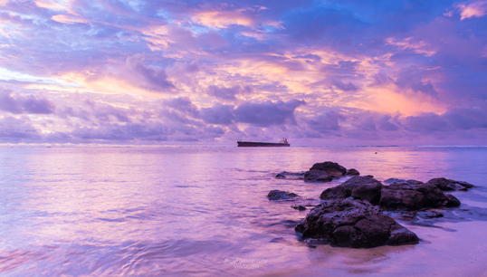 Image:MV Wakashio off Mauritius. Image: Rajiv Photography/Getty Images