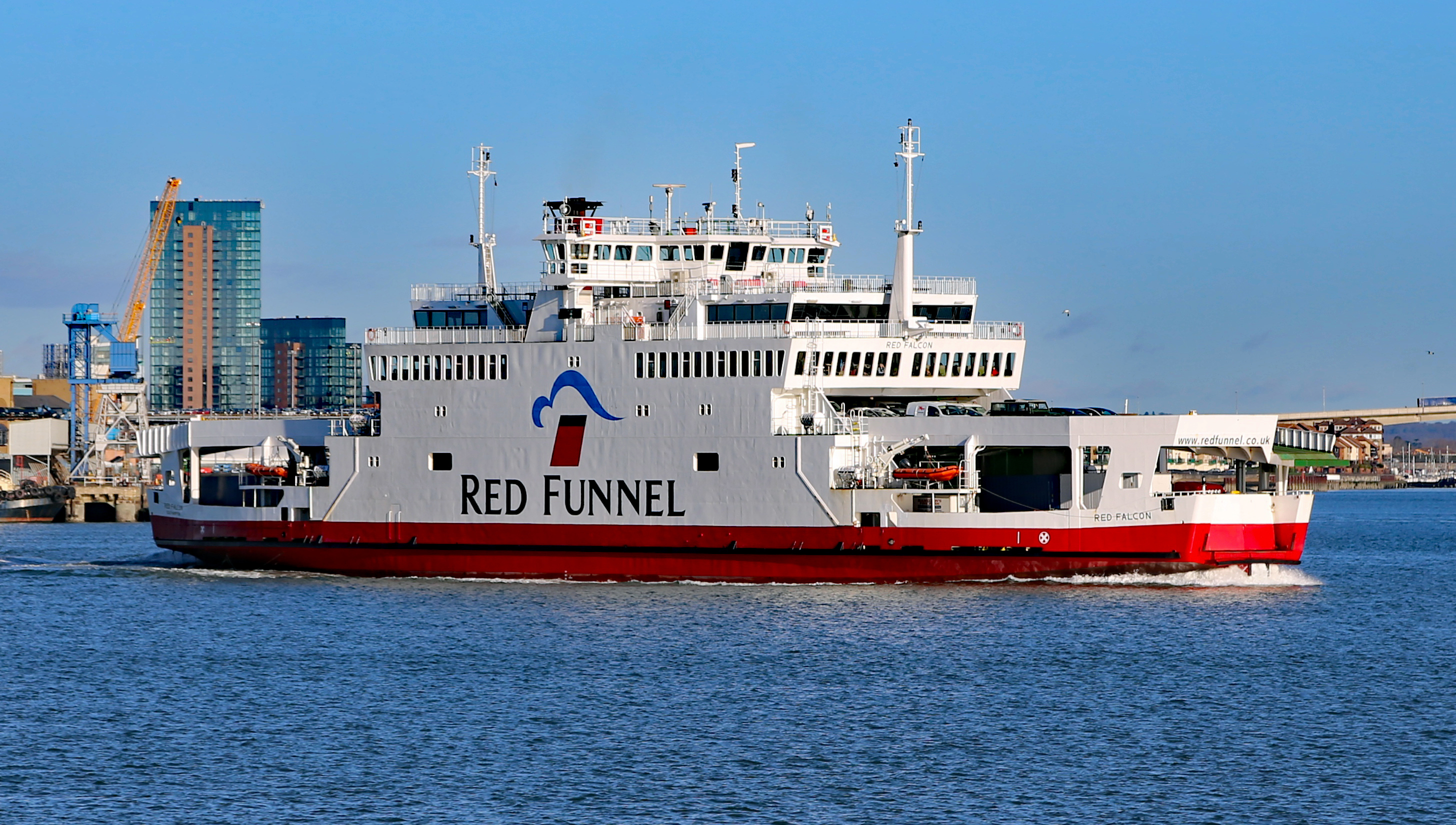 Image:Red Funnel car ferry