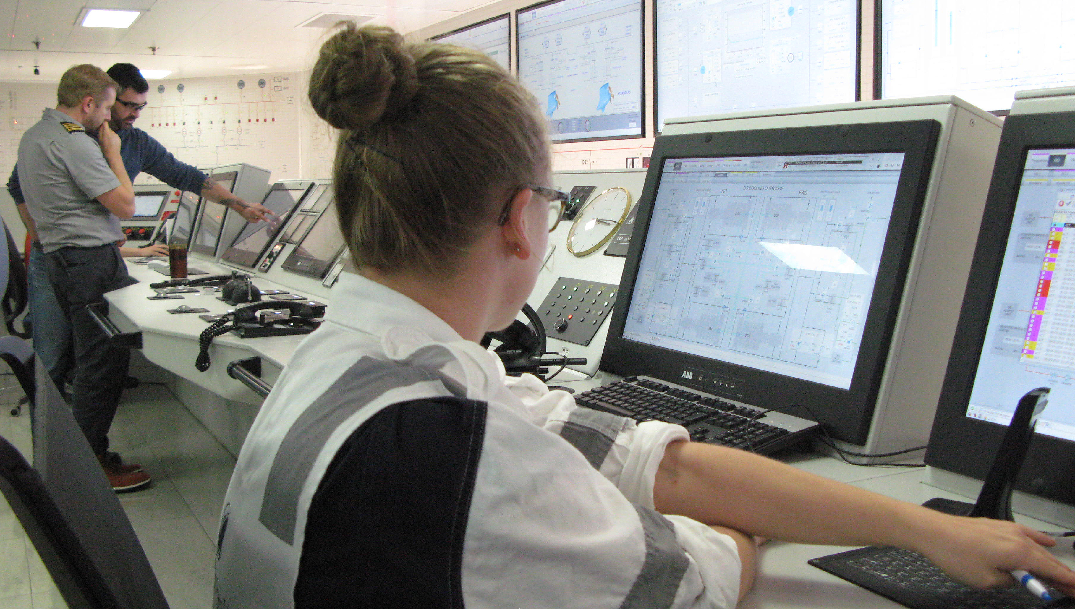 Image:Cruiseship engineers at work on a Holland America Line vessel