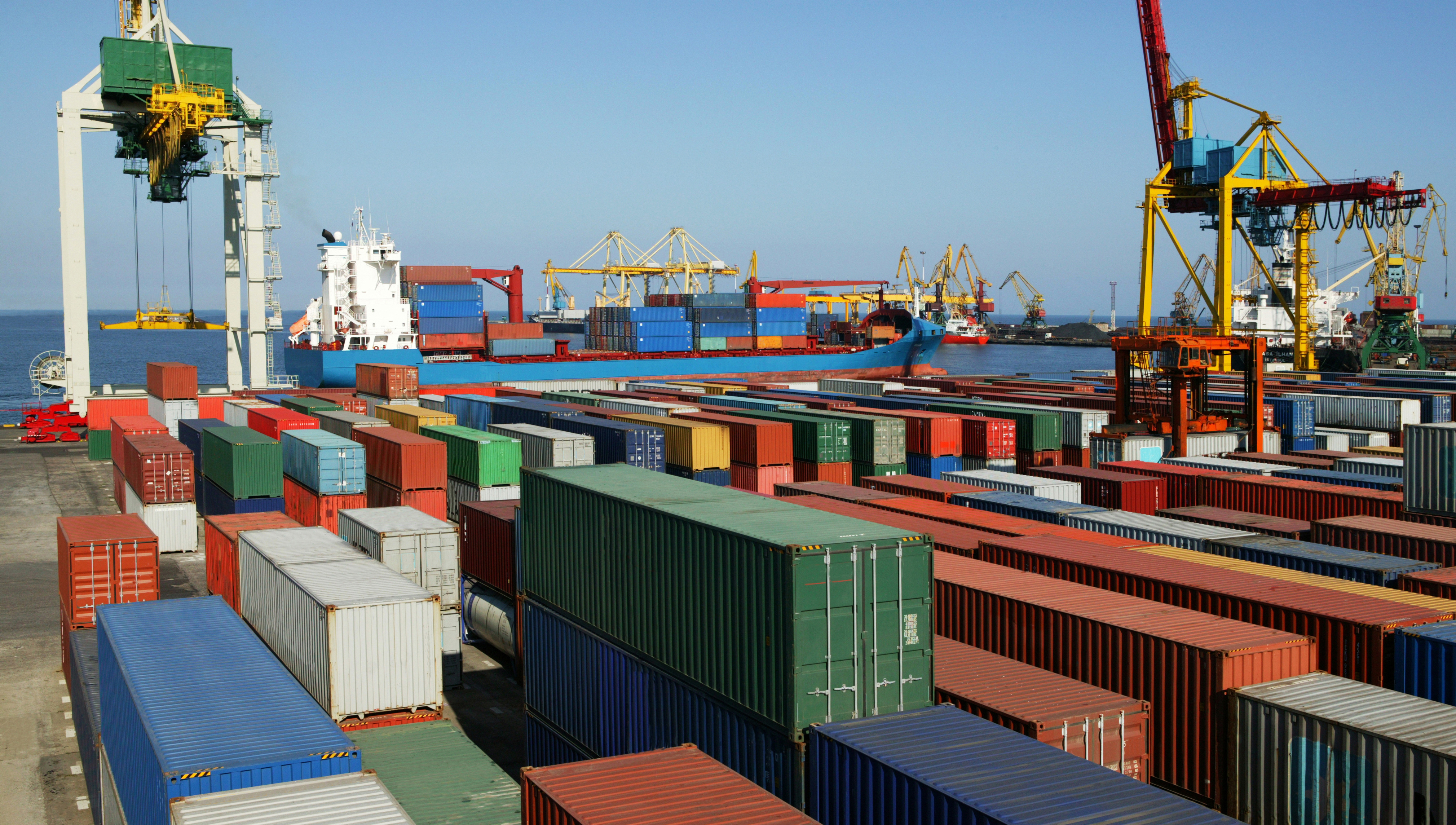 Image:The 'dockers clause' protects seafarers from working in unsafe conditions in ports.