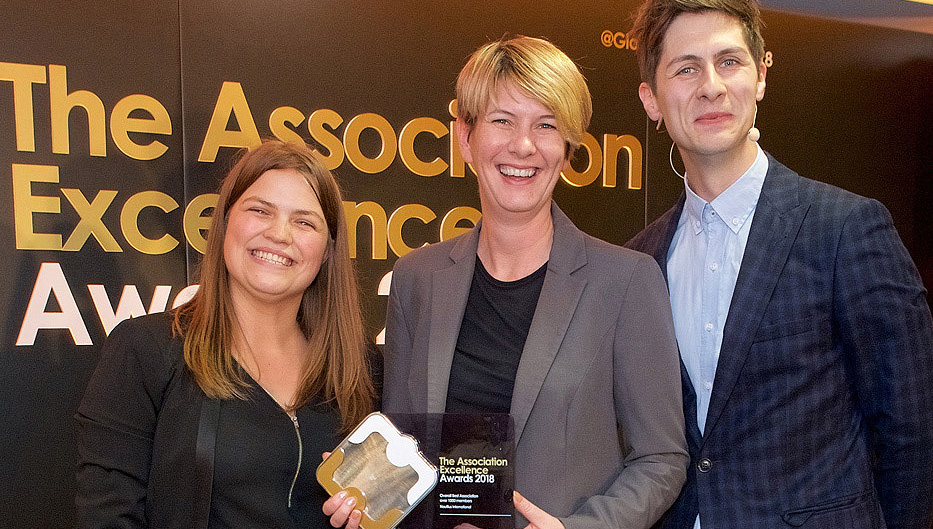 Image:Nautilus  head of strategy, Debbie Cavaldoro (middle) being presented with the award at the Association Excellence awards event.
