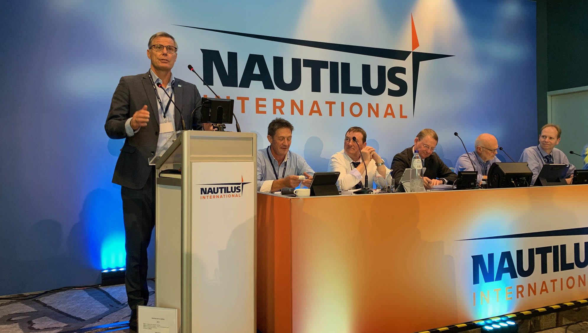 Image:FNV chief Han Busker speaking to the Nautilus General Meeting on 9 October 2019
