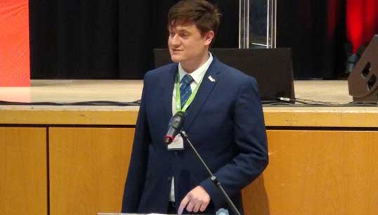 Image:Nautilus executive officer Martyn Gray presented two of three unanimously approved motions at STUC 2022. Image: Nautilus International