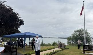 Image:Raising the Red Ensign during the Mariners' Park ceremony held beside the Atlantic Stone