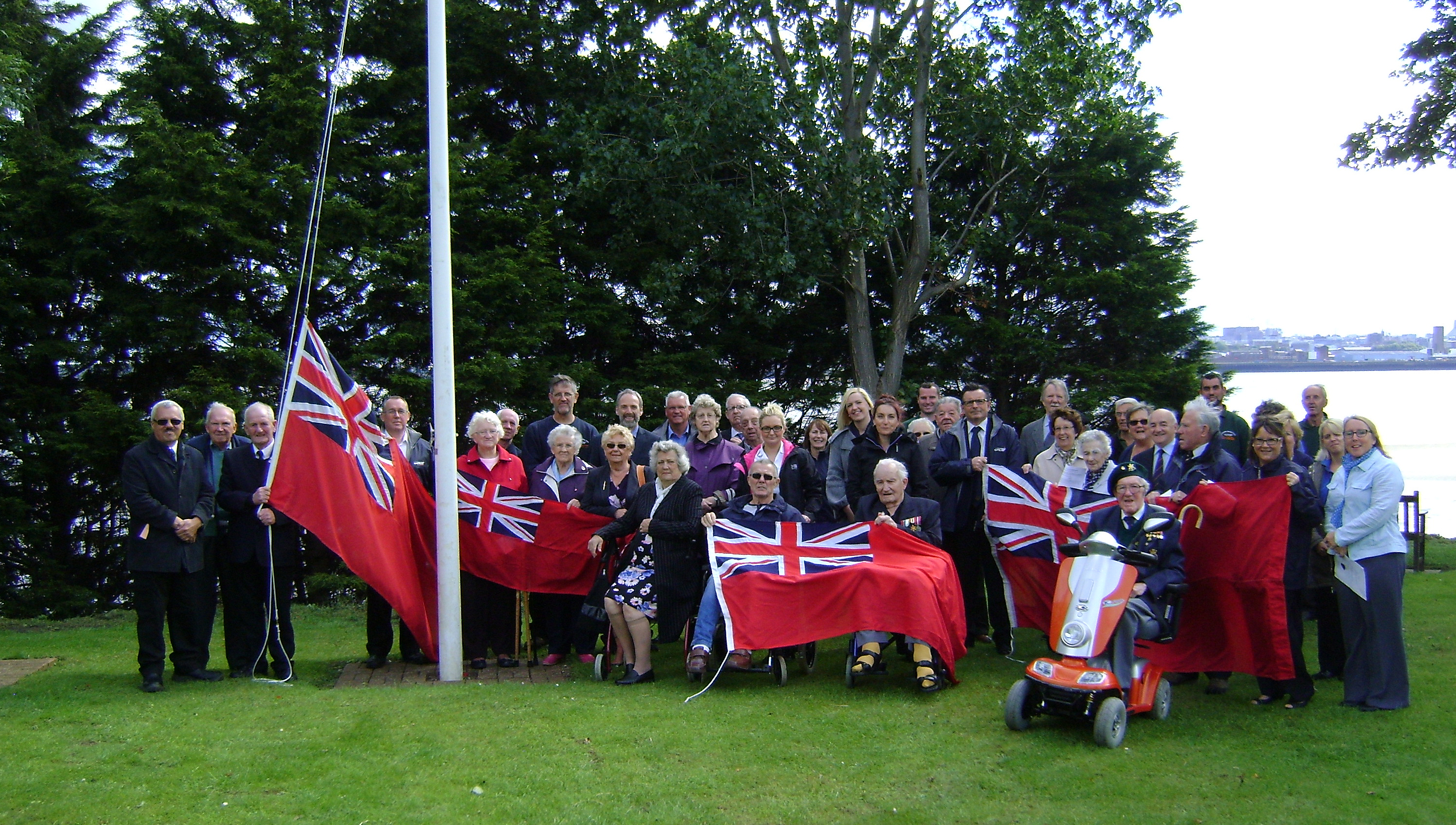 Image:Nautilus merchant navy veterans and residents at Mariners' Park celebrating Merchant Navy Day at a previous Fly the Red Ensign ceremony.  Image: Nautilus International