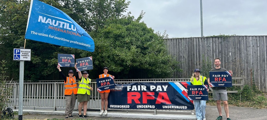 Image:The Nautilus presence in support of the RFA officers strike was also felt on Whale Island, Portsmouth.