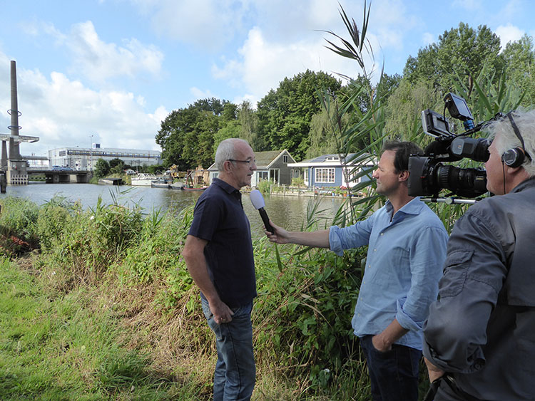 Image:Jos Hilberding geïnterviewd door RTL