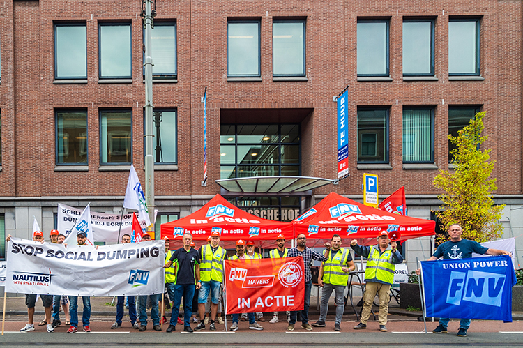 Image:Paragon demontratie bij aandeelhouder Schlumberger