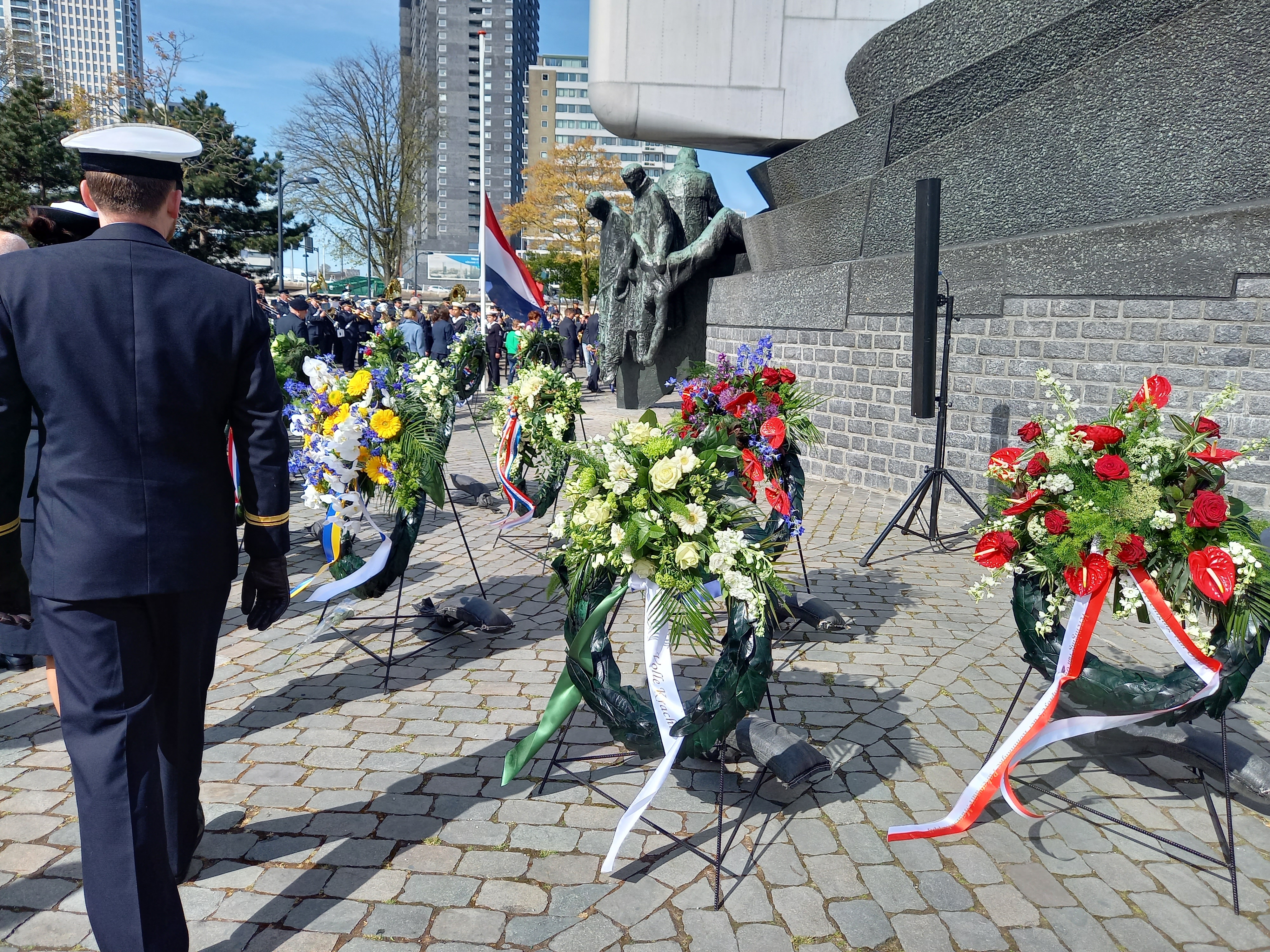 Image:Nationaal Koopvaardijmonument De Boeg