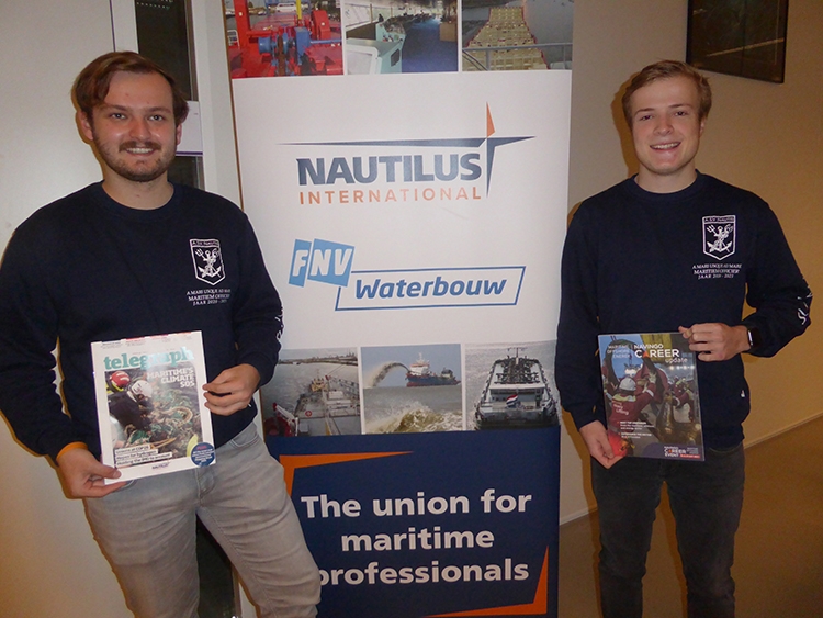 Image:Twee ASV Nautis bestuurders (ook lid van Nautilus) kwamen ook even buurten.